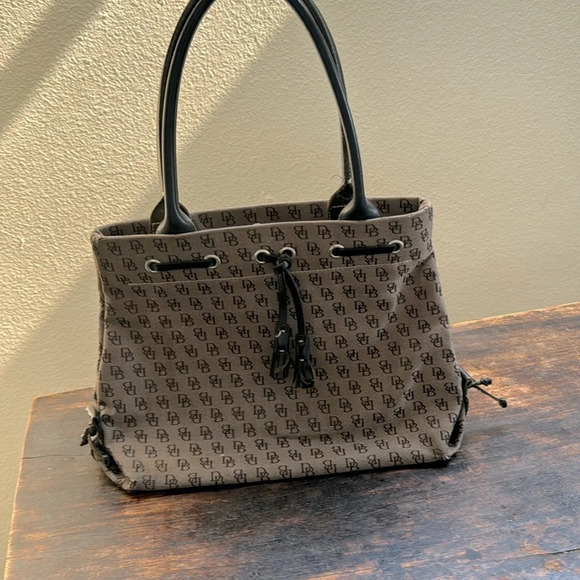Dooney & Bourke authentic  classic vintage Handbag Gray & Black - Picture 1 of 16